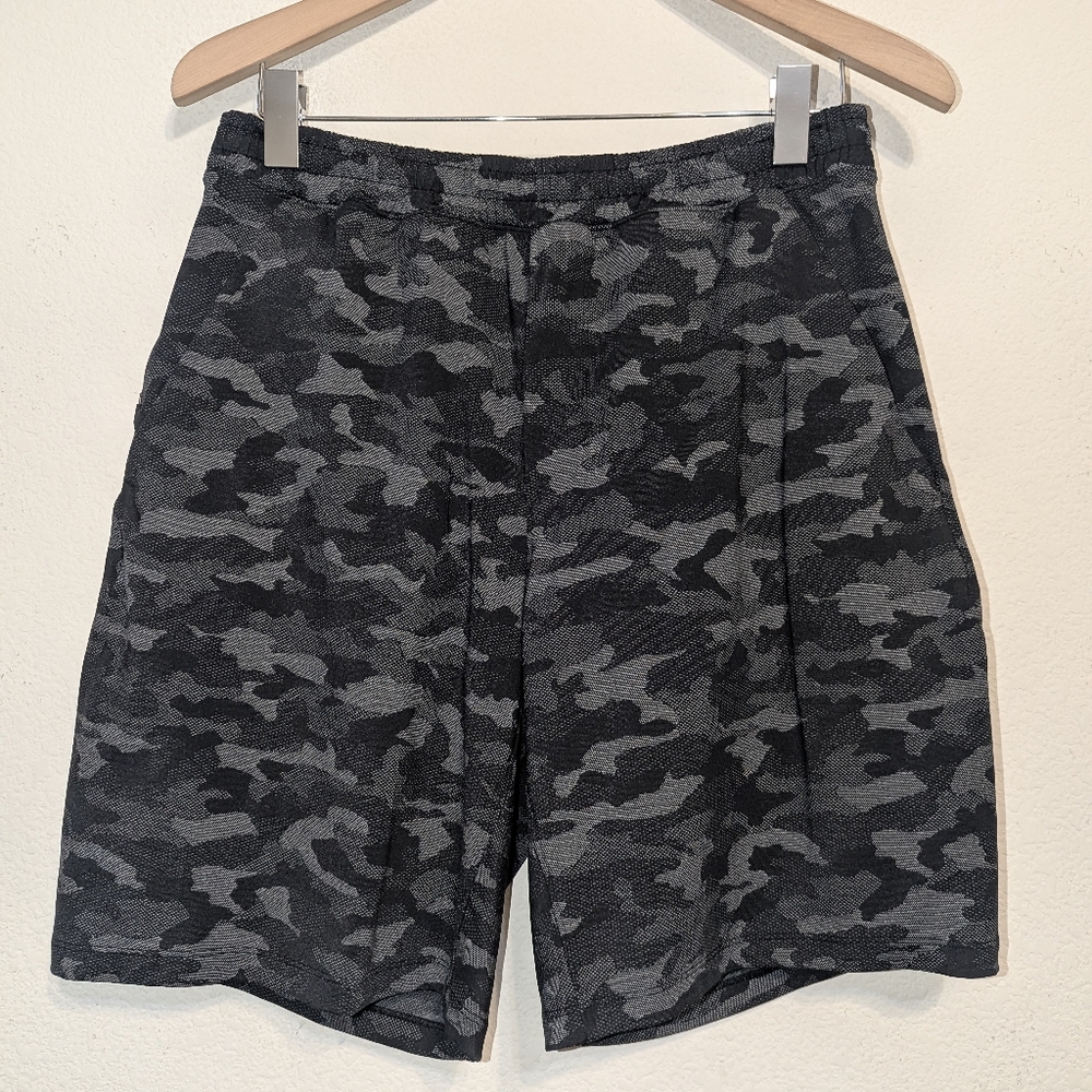 Lululemon Pace Breaker Shorts Mens Large Black Camo Lined 9" Inseam Gym LM7ANGS